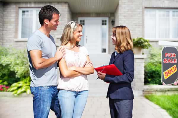 Use these tips from the pros to sell your home quickly.